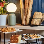 Mercure Paris 4*