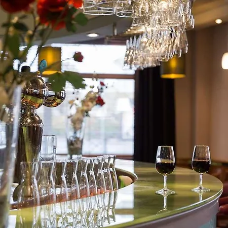 Mercure Paris מלון 4*