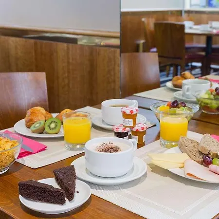 Mercure Paris 4* Ναντέρ