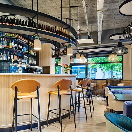 Hotel Qualys-hôtel Nanterre-paris La Défense 4*