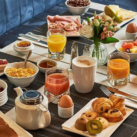 Mercure Paris 4*