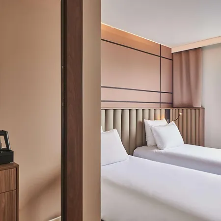 Hotel Qualys-hôtel Nanterre-paris La Défense Nanterre