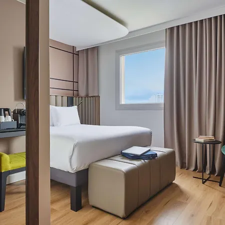 Hotel Qualys-hôtel Nanterre-paris La Défense Nanterre