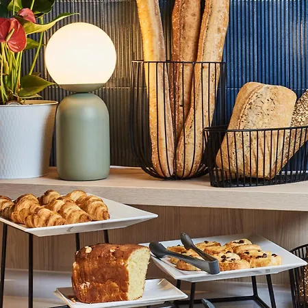 Mercure Paris 4*