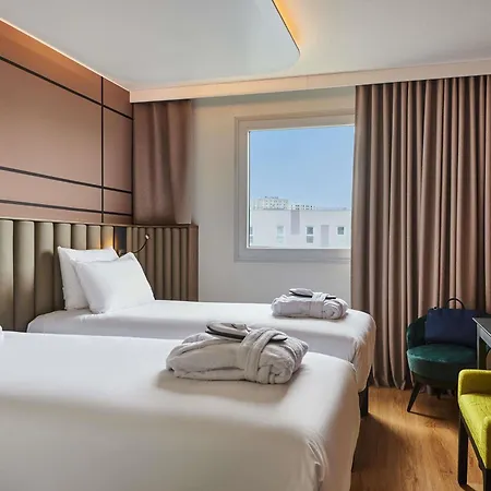 Mercure Paris 4*