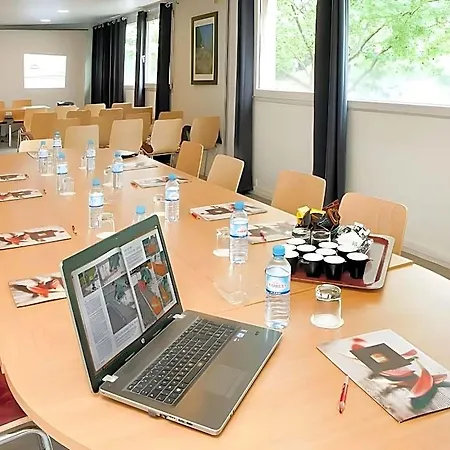 Mercure Paris 4*