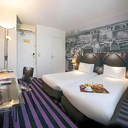 Mercure Paris 4*