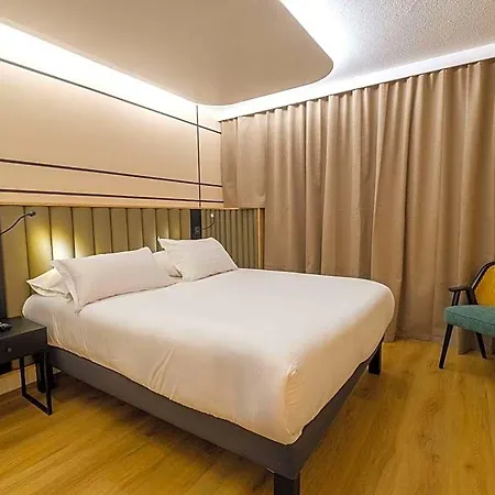 Mercure Paris Hotel 4*