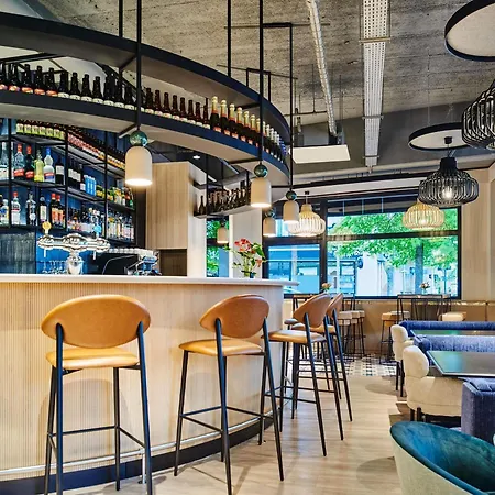 Mercure Paris 4*