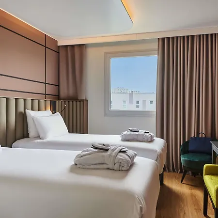 Mercure Paris 4*