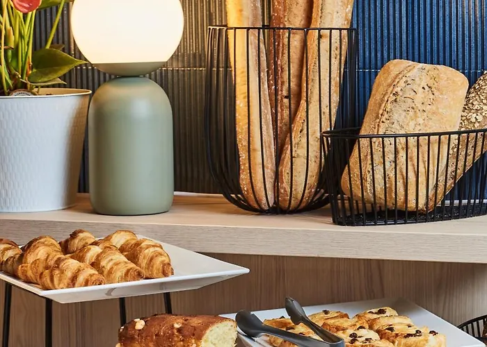 Mercure Paris 4*