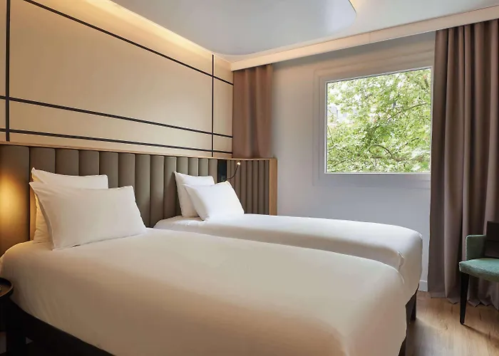 Mercure Paris 4*